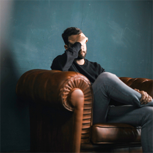 Can coaches diagnose mental illness or deal with past traumas